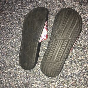 Nike Shoes - Floral Nike slides Nike Shoes - Floral Nike slides